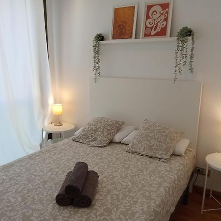Private Rooms Near Las Ramblas Barcelona Zewnętrze zdjęcie
